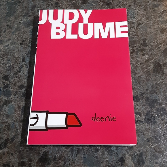 Judy Blume Essentials Book Set: 4 Adolescence Books About Surviving Tween Years - Picture 6 of 7